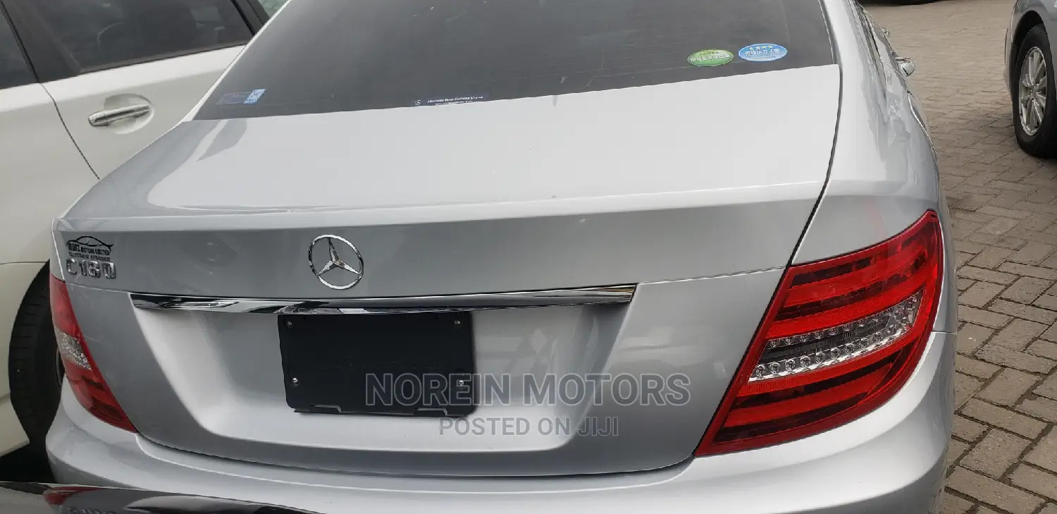 Mercedes-Benz C180 2014 Burgandy