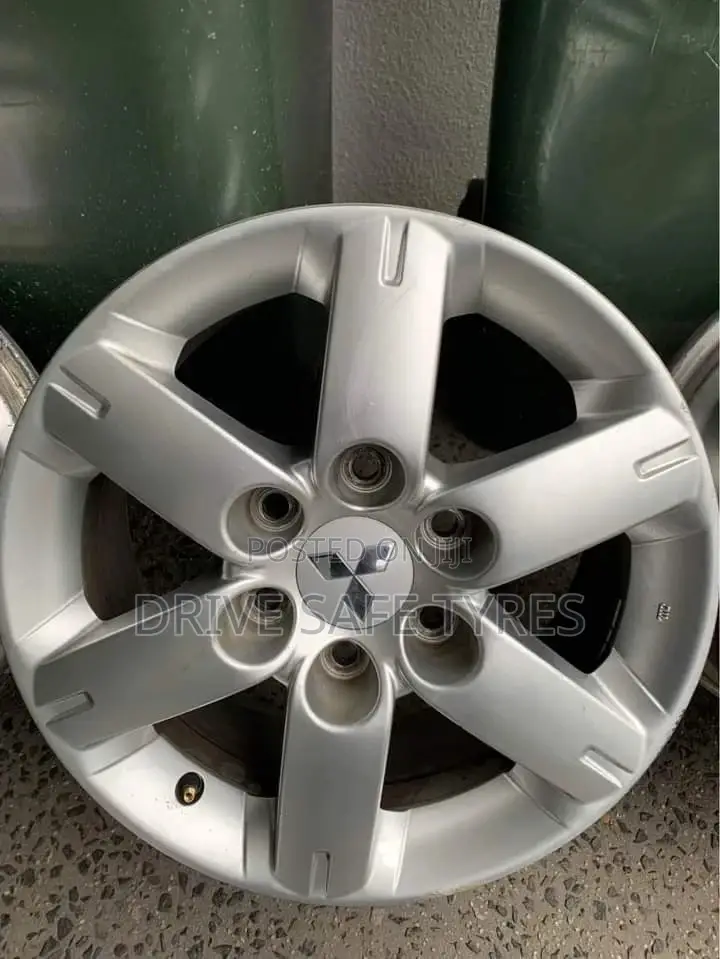 17 Inch Mitsubishi Original Rims Set