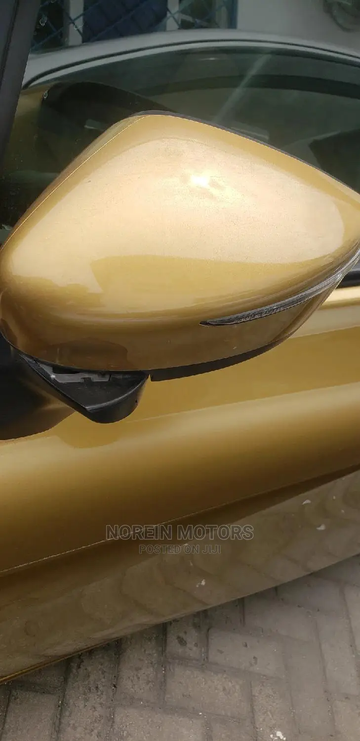 Nissan Note 2014 SV Premium Gold