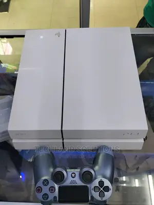 SONY Playstation 4 Chipped With 10 Games