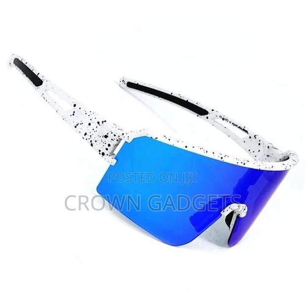 Strong, Durable Sports Googgles - main view