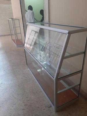 Tilted Aluminium Display - main view