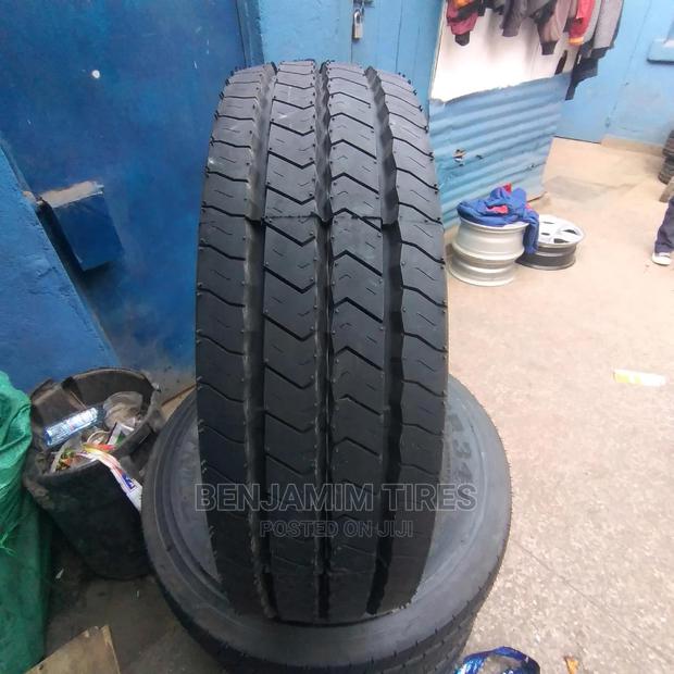 Dunlop Tires Sizes 235/75r17.5 for Isuzu Frr.