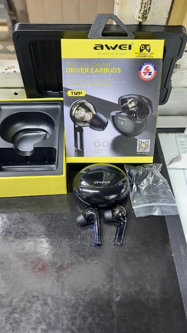 Awei Dual Dynamic Earbuds With Charging Case . - main view
