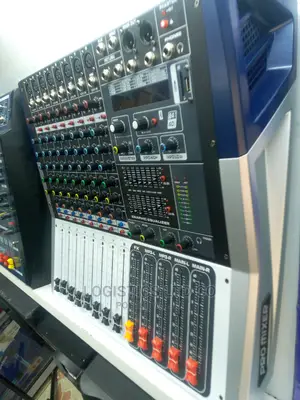 Mackie 8channel Powered Mixer 2000watts