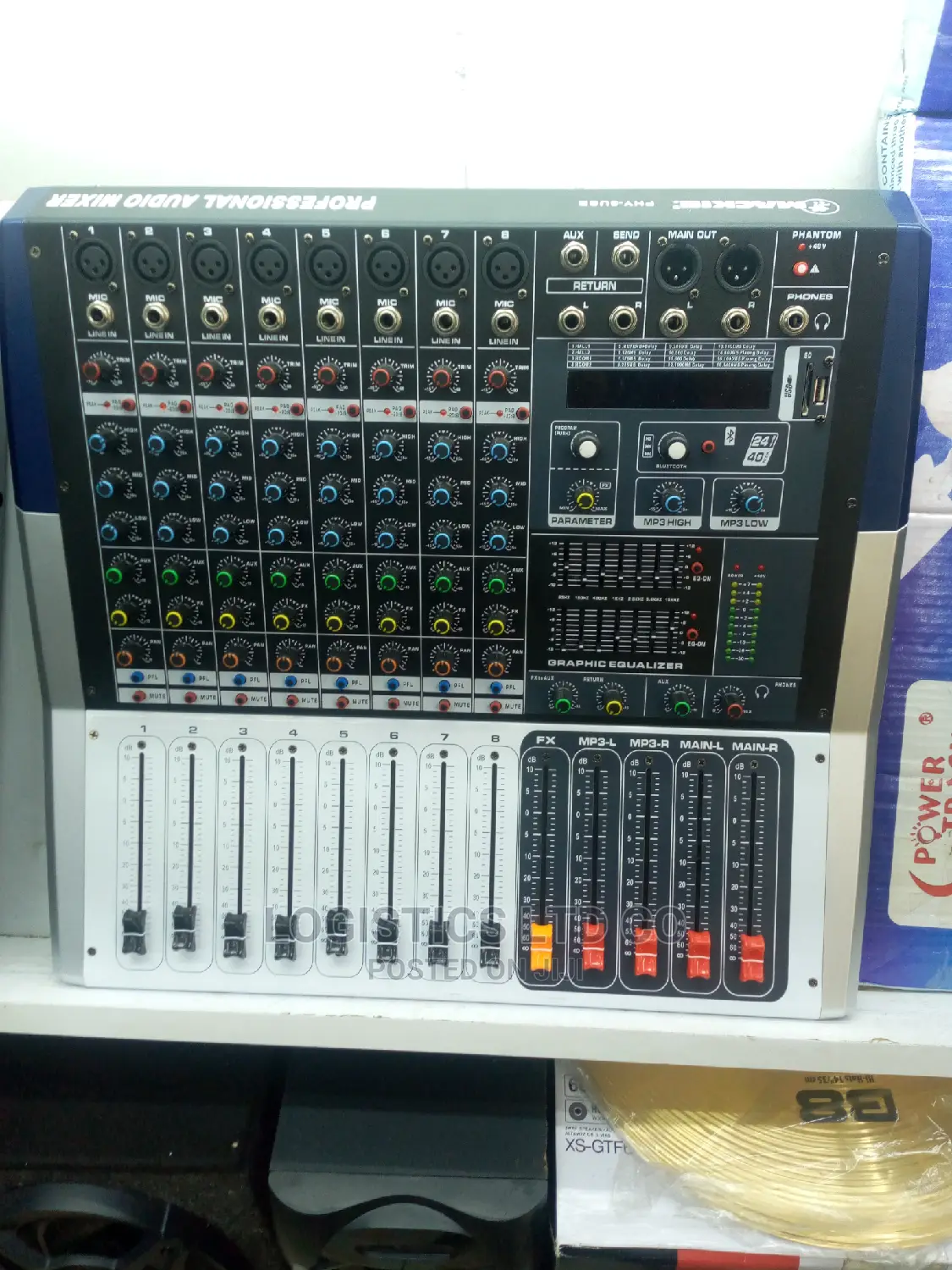Mackie 8channel Powered Mixer 2000watts