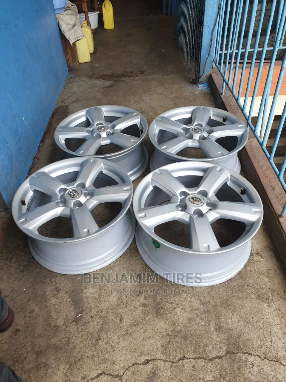 Original Rims Set for Toyota Rav 4 Size 17 Inch.