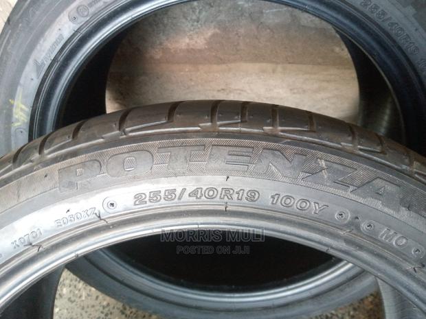 255/40r19 Bridgestone