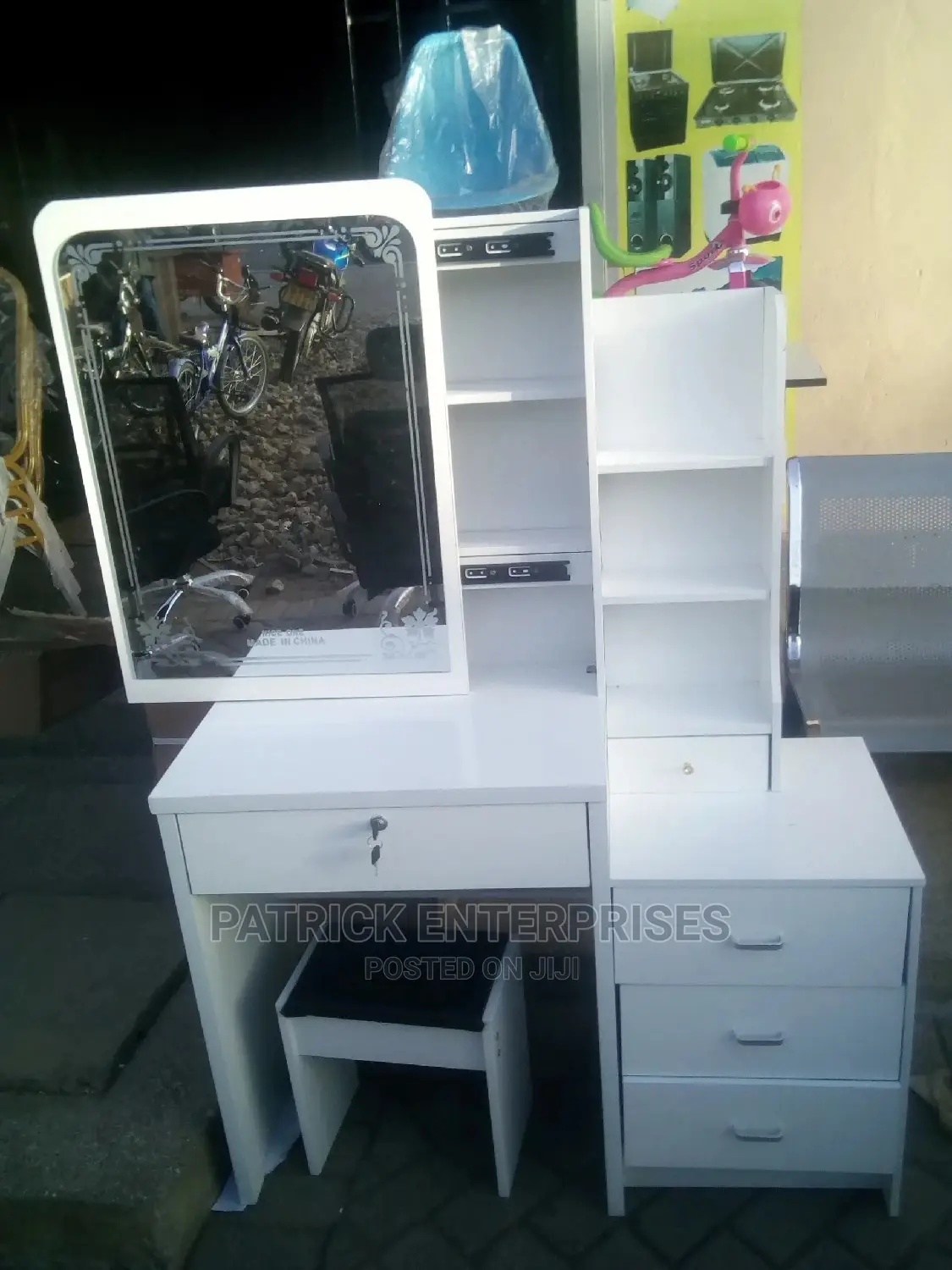 Dressing Table With A Sliding Mirror