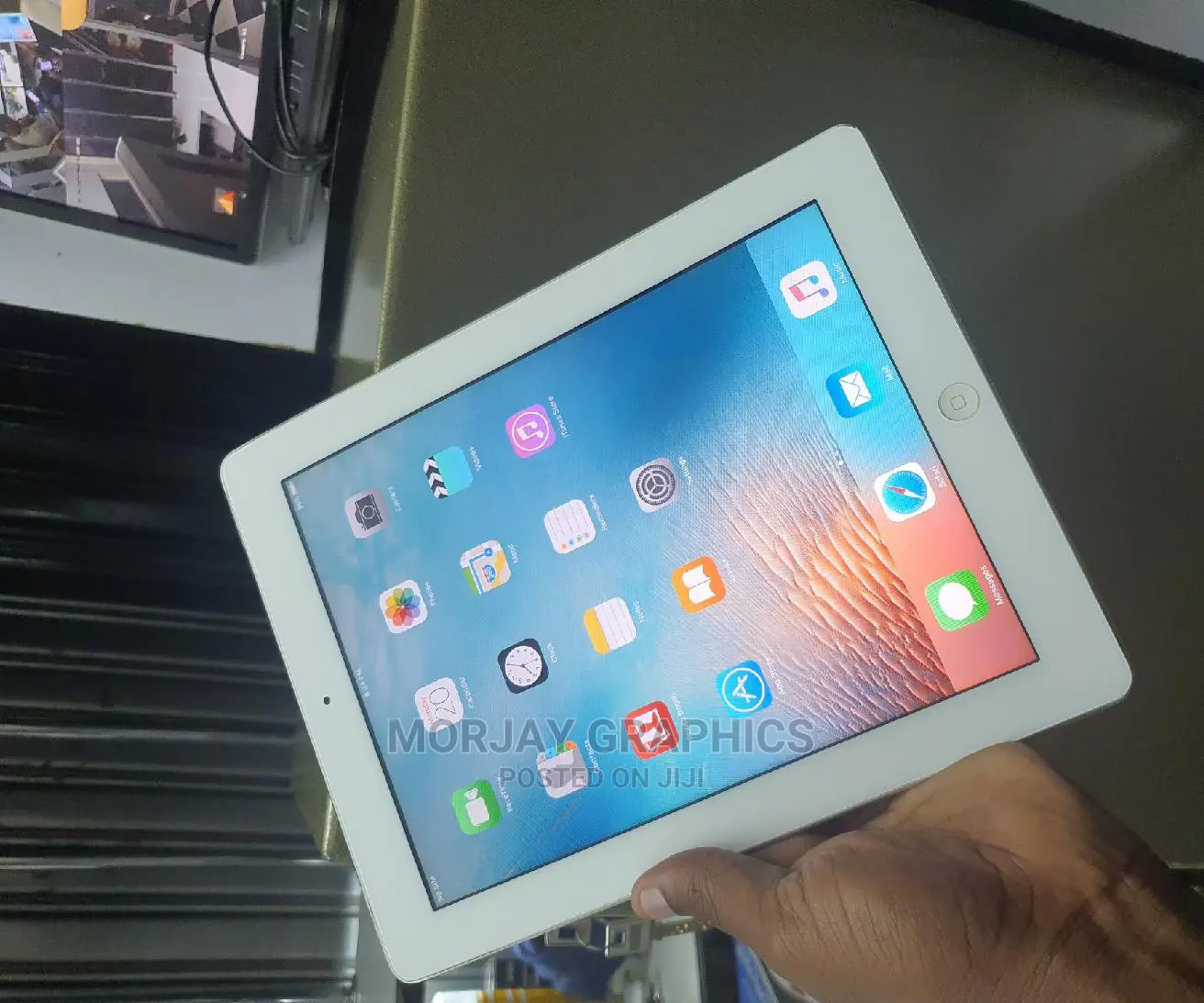 Apple iPad 3 Wi-Fi + Cellular 64 GB Silver