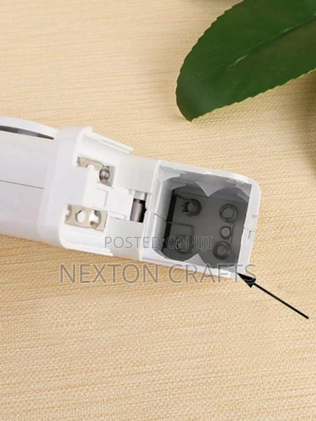 Handheld Sewing Machine - thumbnail 5