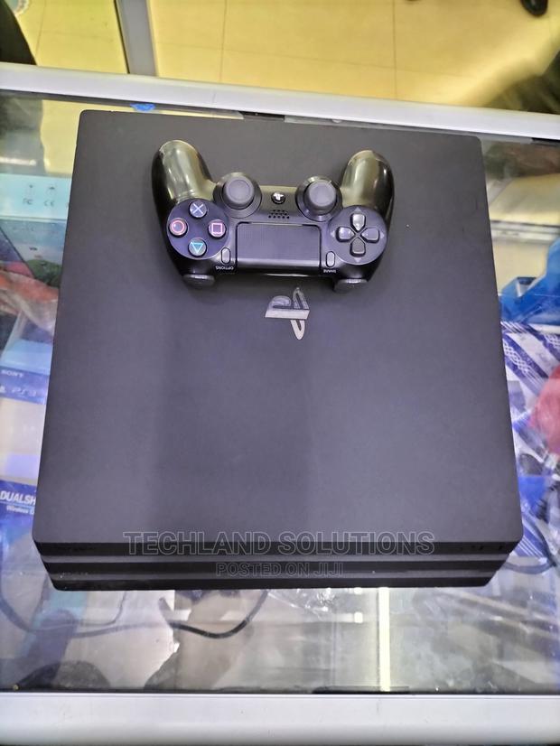 SONY Playstation 4 PRO - thumbnail 3