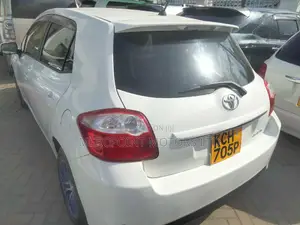 Toyota Auris 2009 White