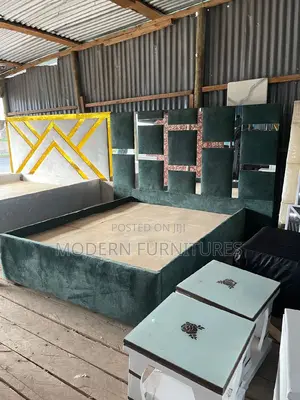Bed,Mirrored Bed