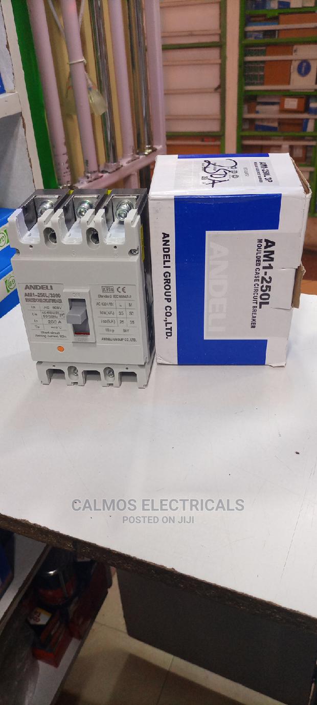 McCb 250amperes - main view