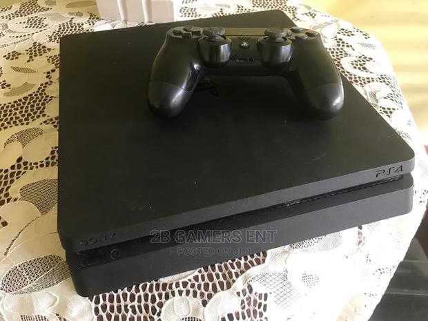 Barely Used Ps4 Slim,