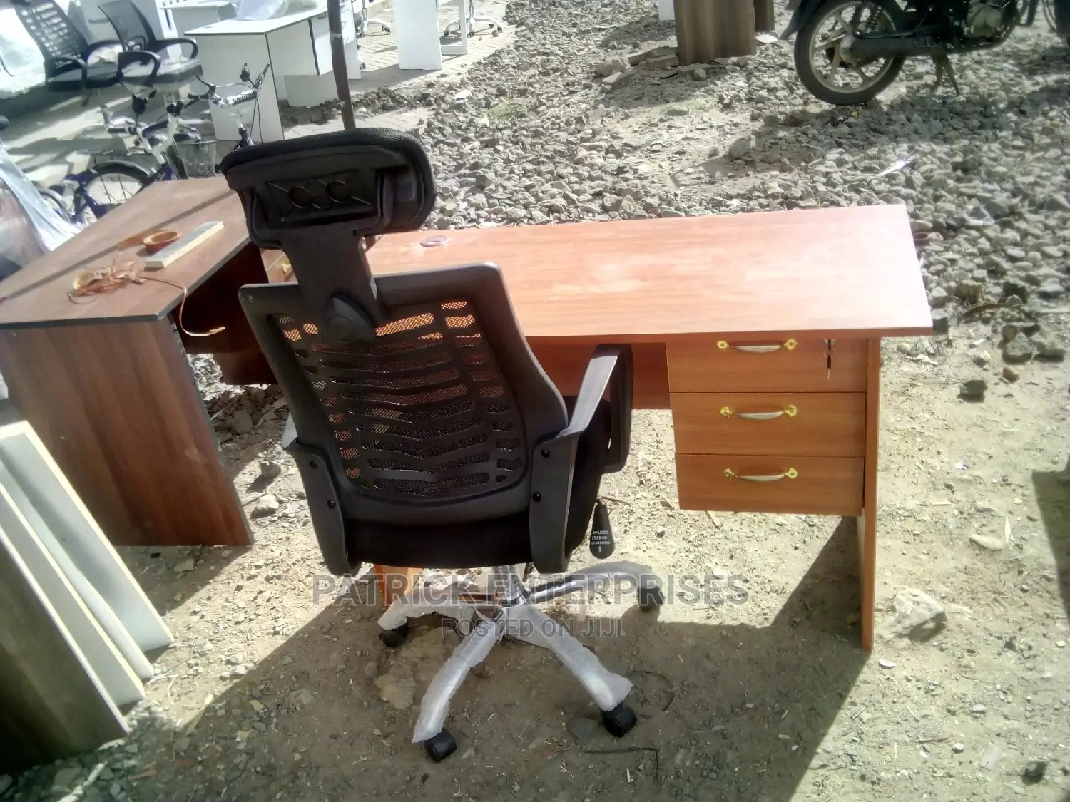 1.2 Meter Office Desk Plus Highback Recliner Headrest Chair