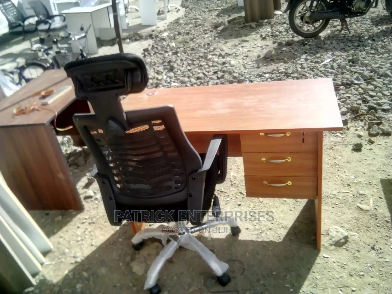 1.2 Meter Office Desk Plus Highback Recliner Headrest Chair