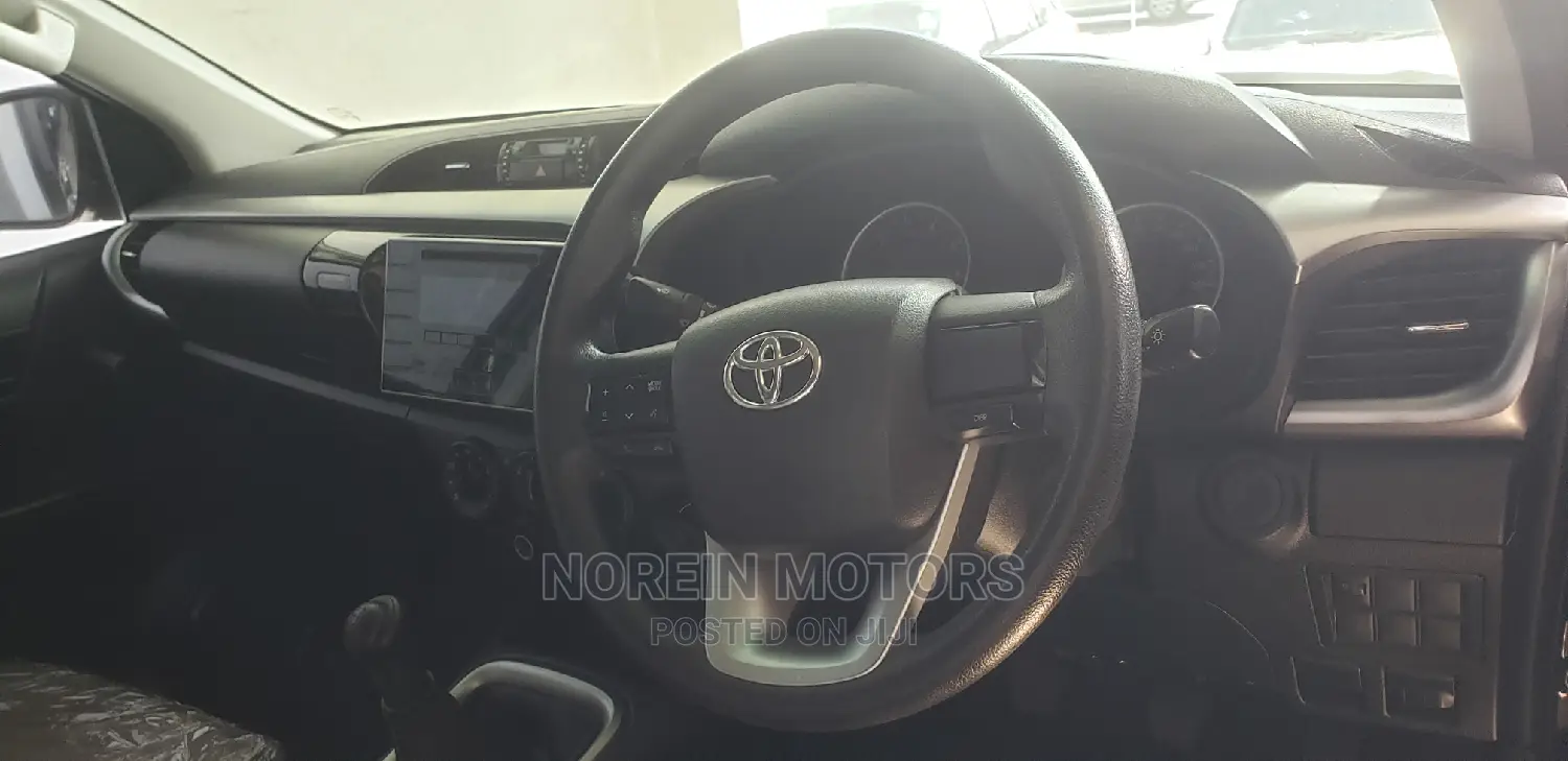 Toyota Hilux 2016 Teal