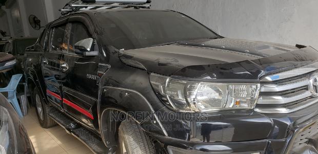 Toyota Hilux 2016 Teal - main view