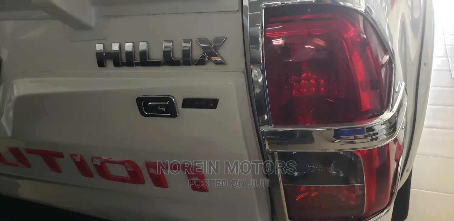Toyota Hilux 2016 Off White