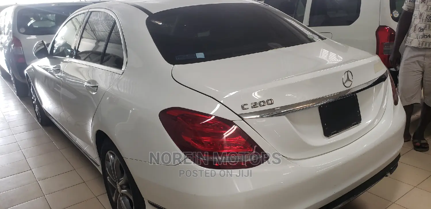 Mercedes-Benz C200 2015 Pearl