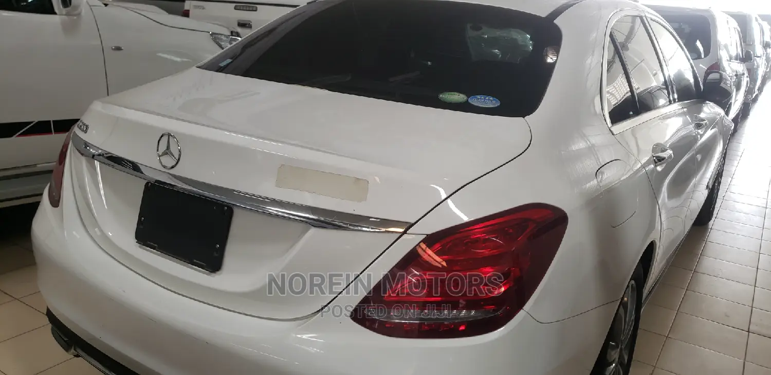 Mercedes-Benz C200 2015 Pearl