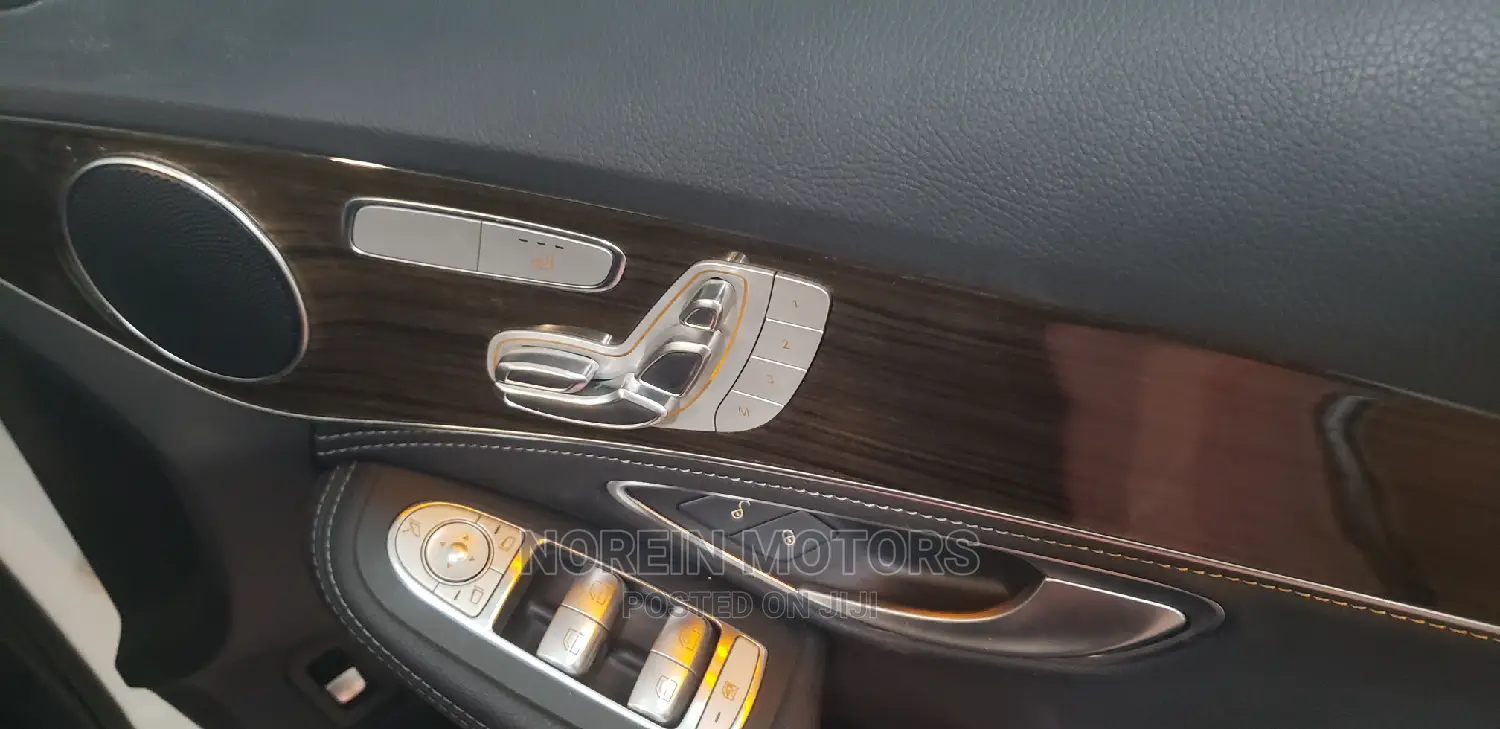 Mercedes-Benz C200 2015 Pearl