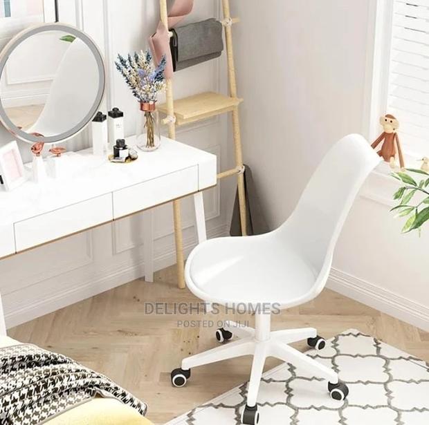 Swivel Eames Chair With Wheels - thumbnail 2
