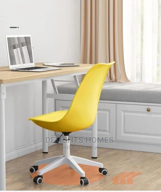 Swivel Eames Chair With Wheels - thumbnail 3