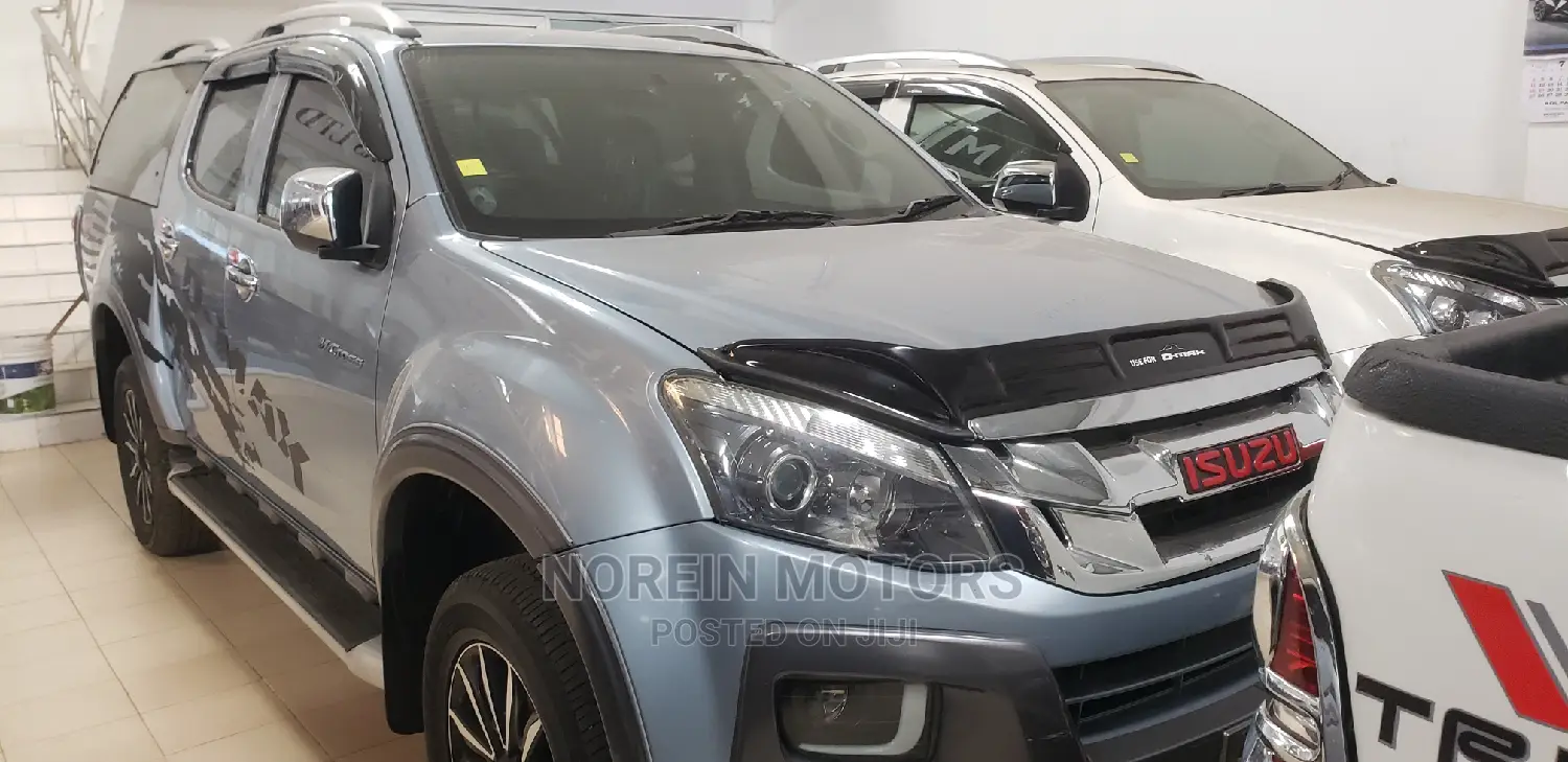 Isuzu D-MAX 2014 Blue