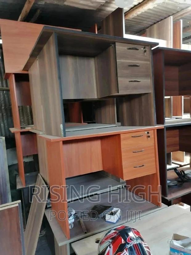 Supreme Quality Office Desk - main view