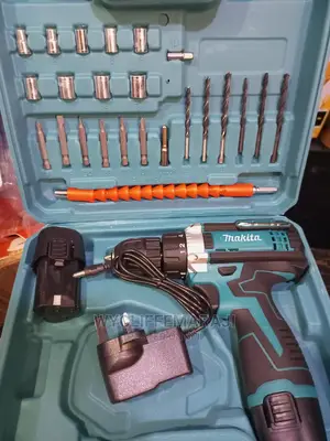 Makita Cordless Drill With 2 Battery and Bits Set