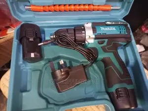 Makita Cordless Drill With 2 Battery and Bits Set