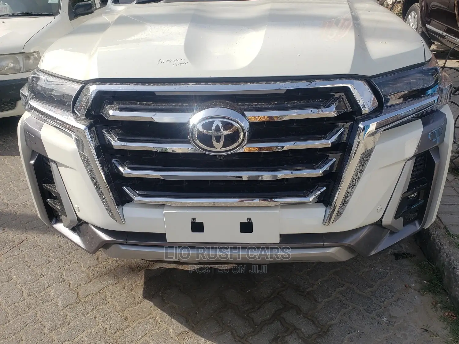 Toyota Land Cruiser 2016 White