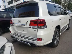 Toyota Land Cruiser 2016 White