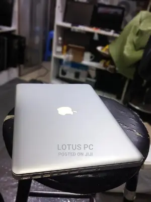 Laptop Apple MacBook 4GB Intel Core I5 HDD 500GB