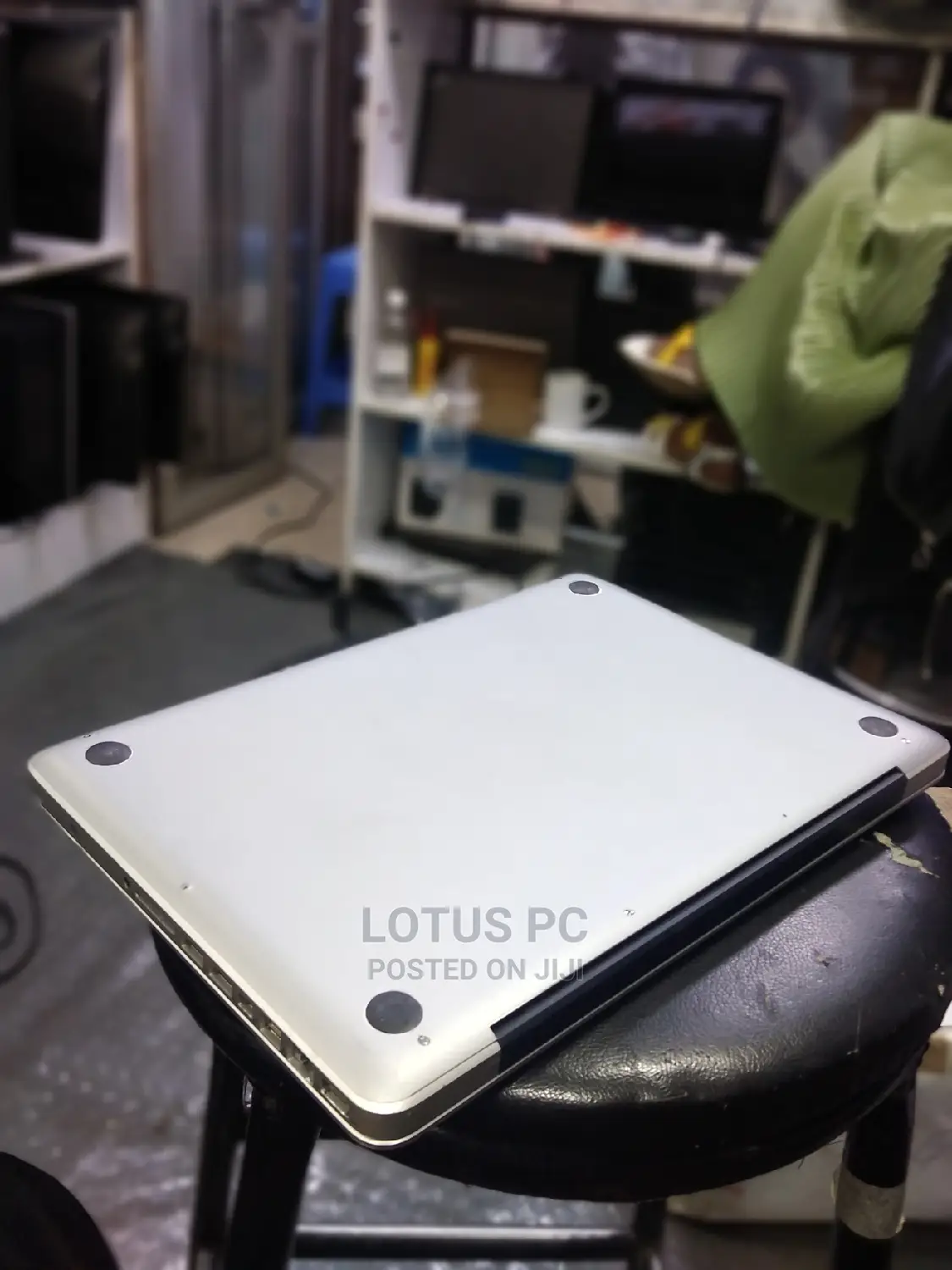 Laptop Apple MacBook 4GB Intel Core I5 HDD 500GB