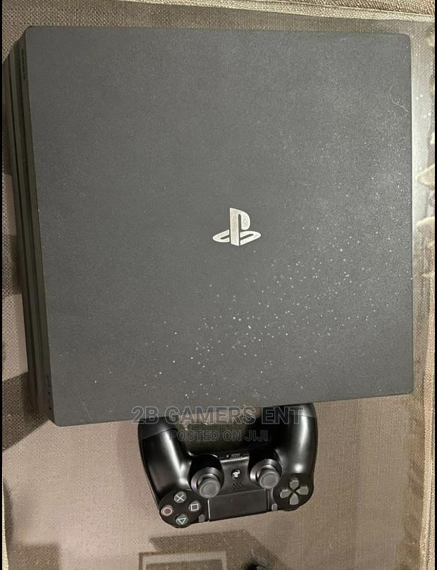 Ps4 Pro, EX UK, 1 Pad - main view