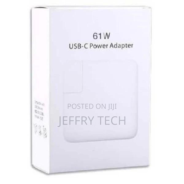 USB-C Power Adapter for Macbook Pro 13" - 61w - White