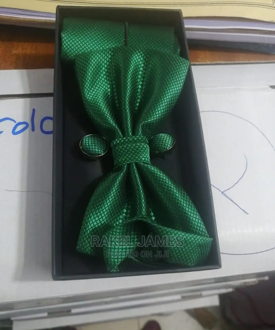 Green Bowtie