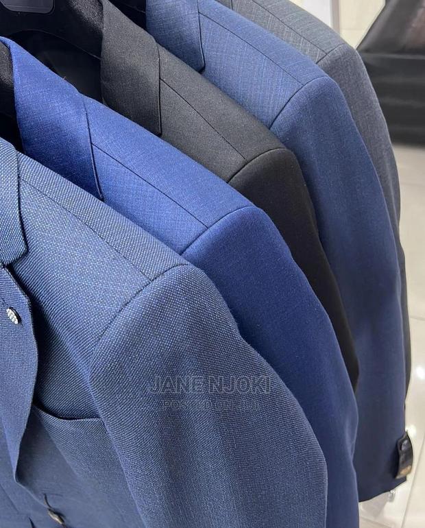 Men Suit Official - thumbnail 2