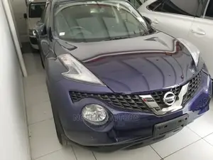 Blue 2014 Nissan Juke: Compact SUV for the Modern Driver