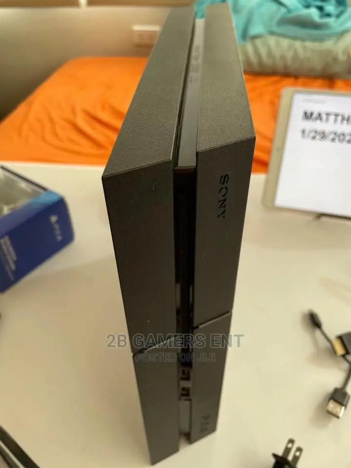Play Station 4, Chipped, Std