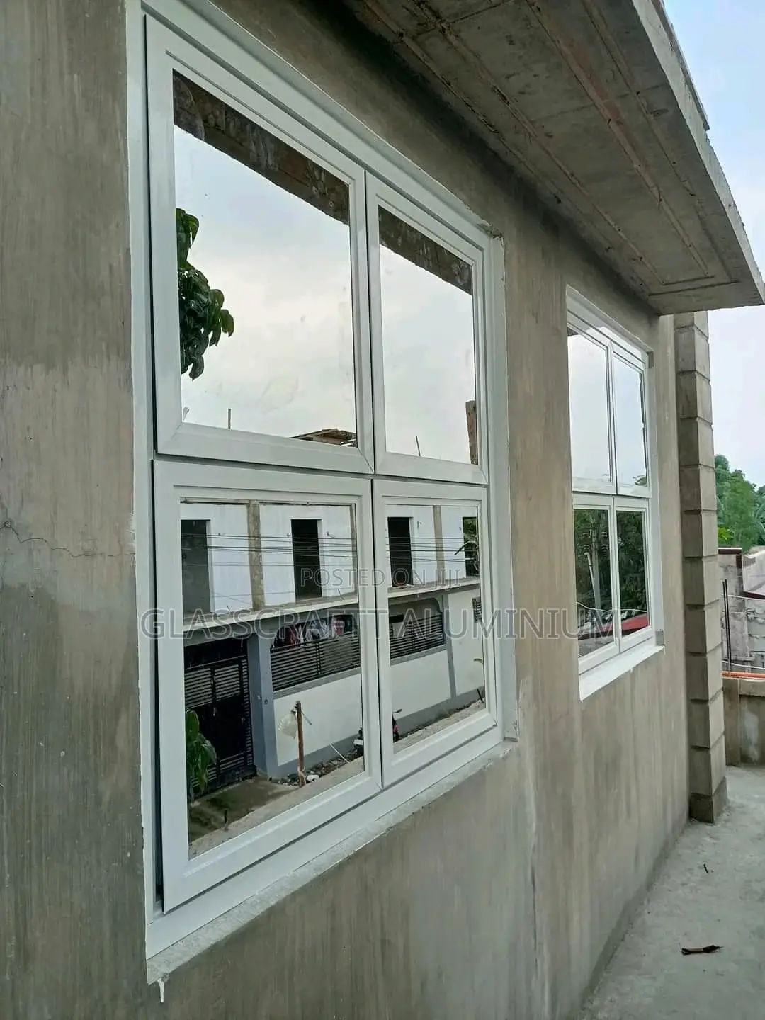 Twin Hang Aluminium Windows With Mosquito Net