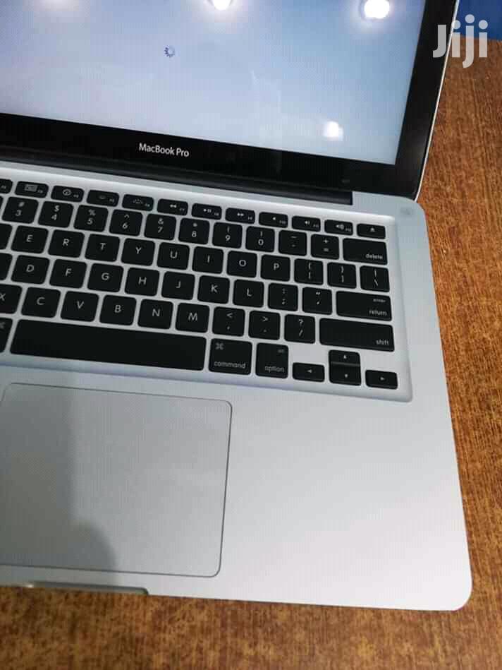 Laptop Apple MacBook Pro 4GB Intel Core i5 HDD 500GB