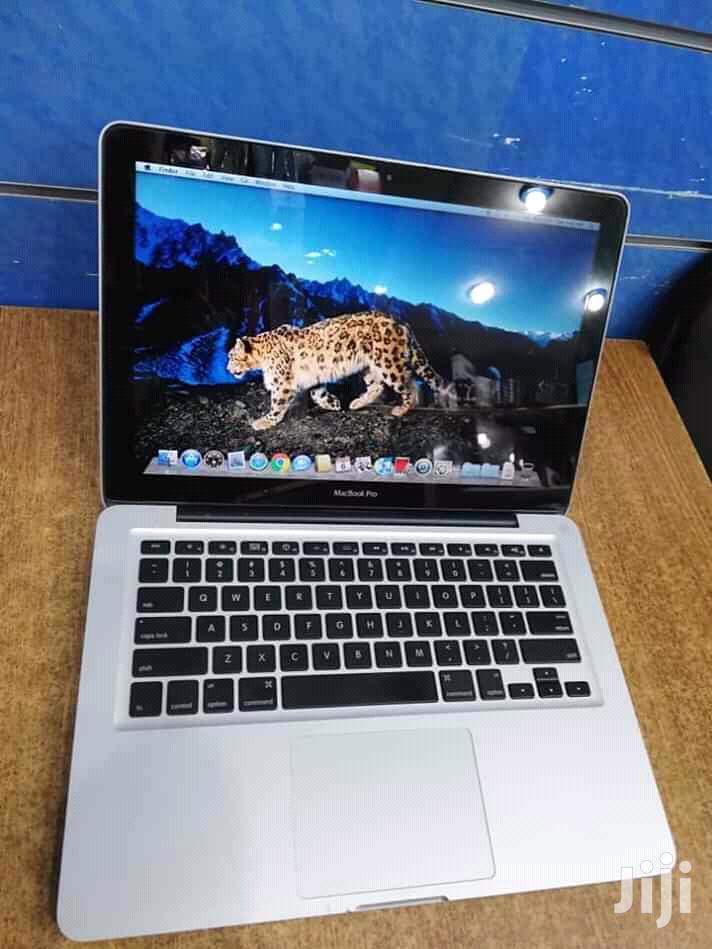 Laptop Apple MacBook Pro 4GB Intel Core i5 HDD 500GB