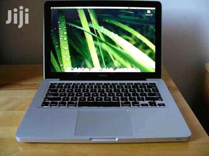 Laptop Apple MacBook Pro 4GB Intel Core i5 HDD 500GB