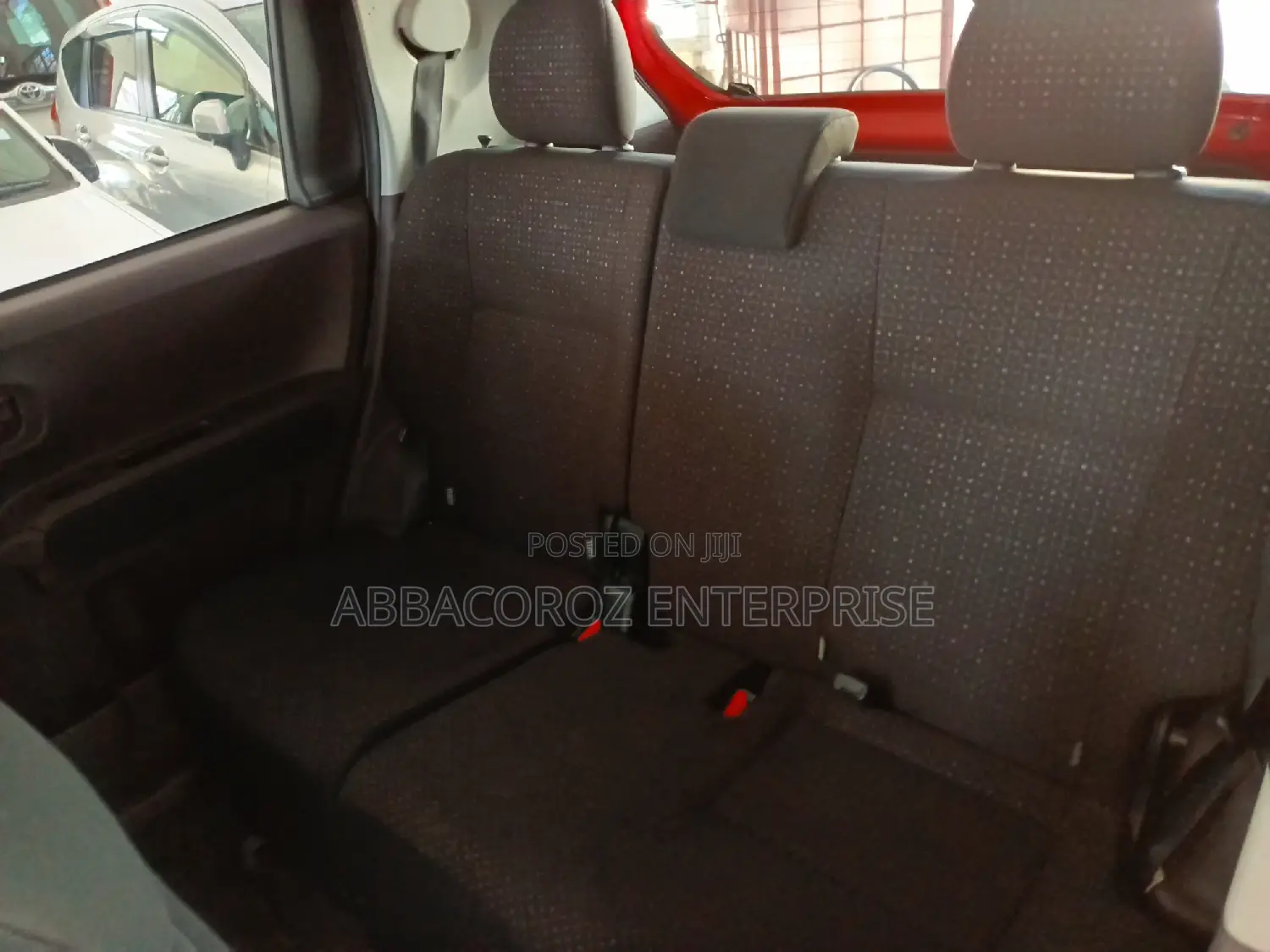 Toyota Spade 2015 Red