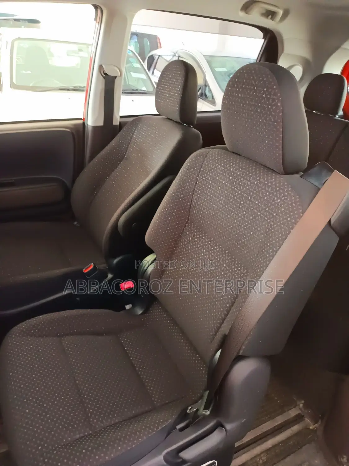 Toyota Spade 2015 Red